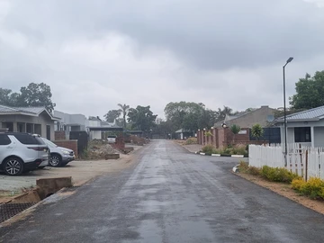 3 Bedroom Flat & Apartment