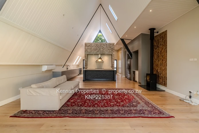 High End Townhouse In The Heart Of The Golden Triangle