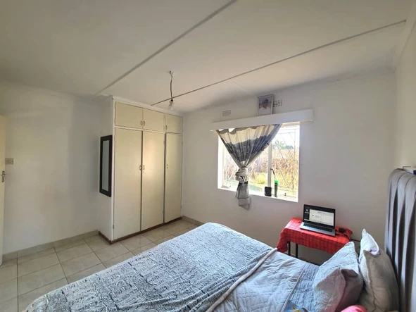 2 Bedroom Flat & Apartment