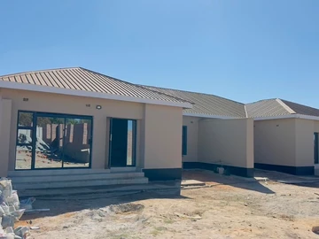 4 Bedroom Flat & Apartment