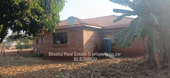 incomplete 5 bedroom house for sale in Tynwald 