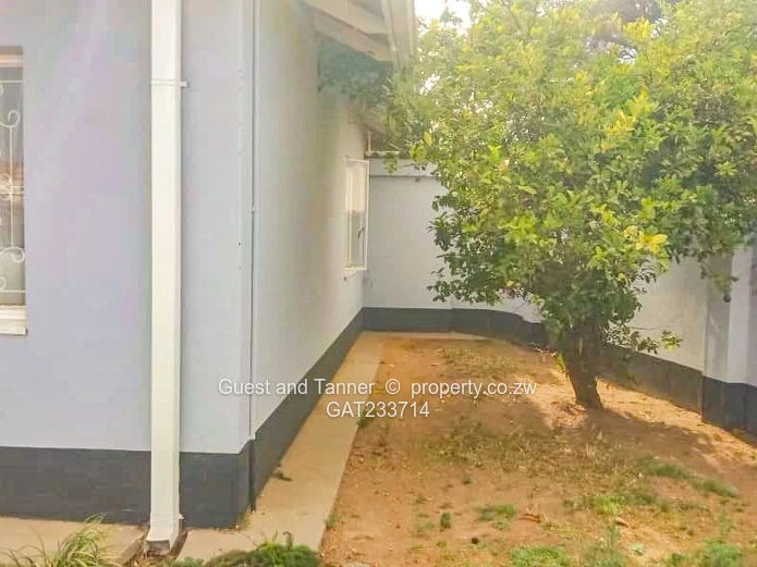 3-Bed House For Sale In Chadcombe