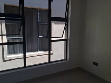 3 Bedroom Flat & Apartment