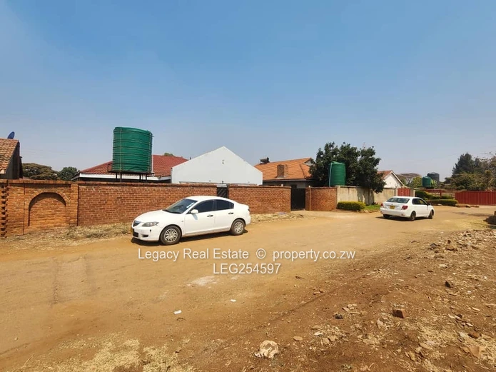 Spacious 3-Bed New Marlborough — Fitted Kitchen, Tiled Baths & Cottage (Sole Mandate)