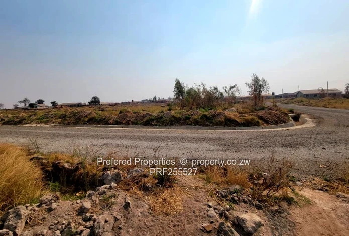 Corner 200 m² Glen View Stand - Sewer & Gravel Road (Sole Mandate)