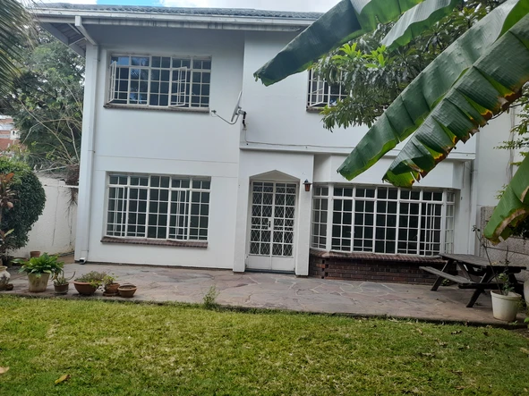 4 Bedroom Flat & Apartment