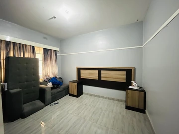 2 Bedroom Flat & Apartment