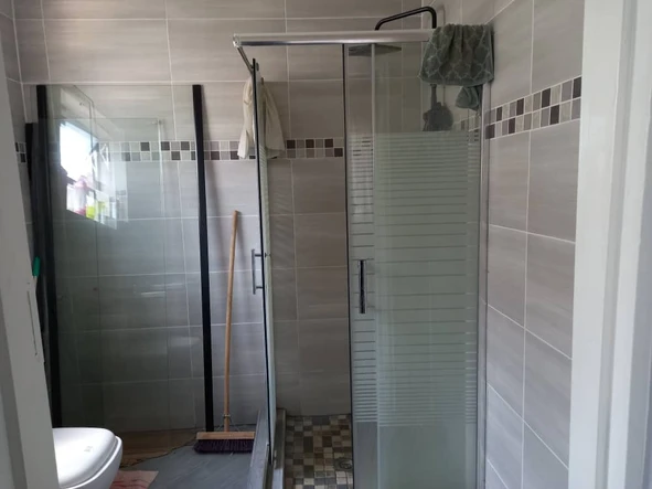 4 Bedroom Flat & Apartment