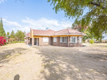 Commercial & Industrial Land