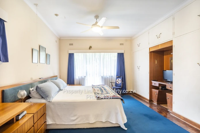 Timeless Family Home On 1 Acre With Borehole (Sole Mandate)