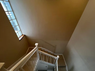 4 Bedroom Flat & Apartment