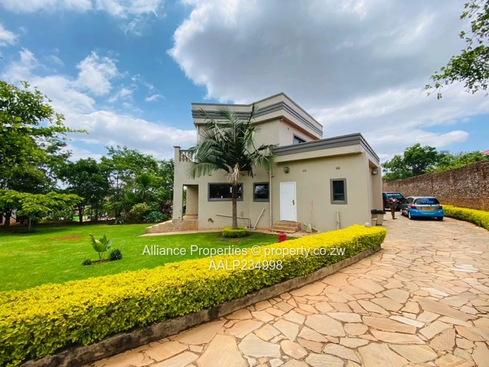 Executive Sanctuary in Elite Brookview 5-Bed En-Suite Masterpiece with Triple Borehole System (Sole Mandate)
