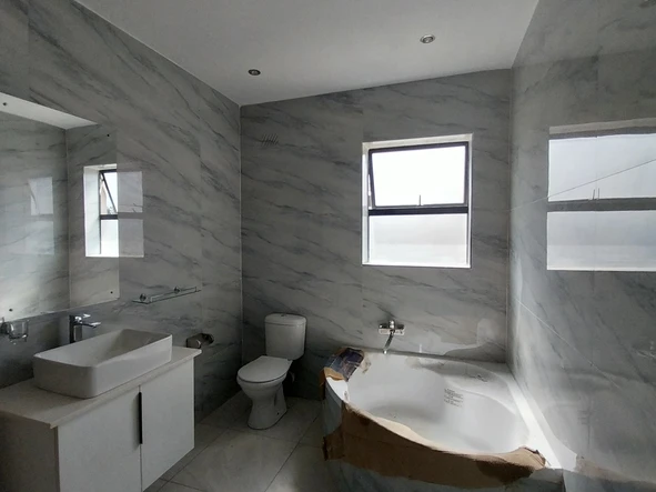 3 Bedroom Flat & Apartment