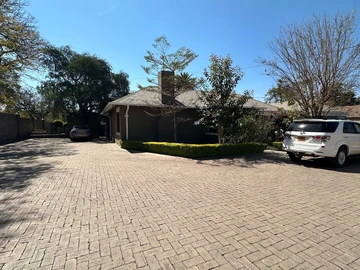 Hotel & Lodge