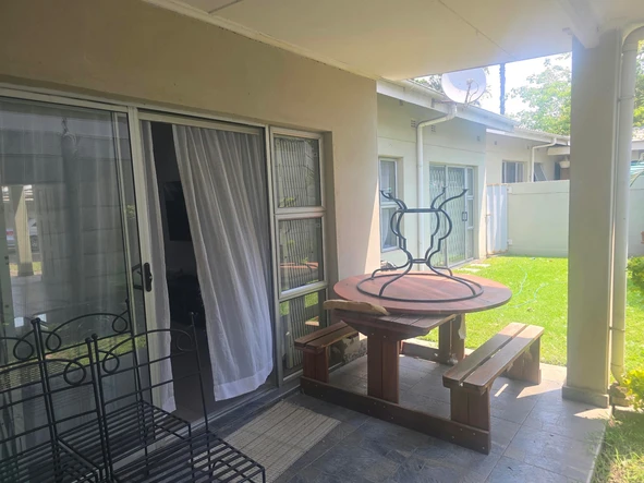 2 Bedroom Flat & Apartment