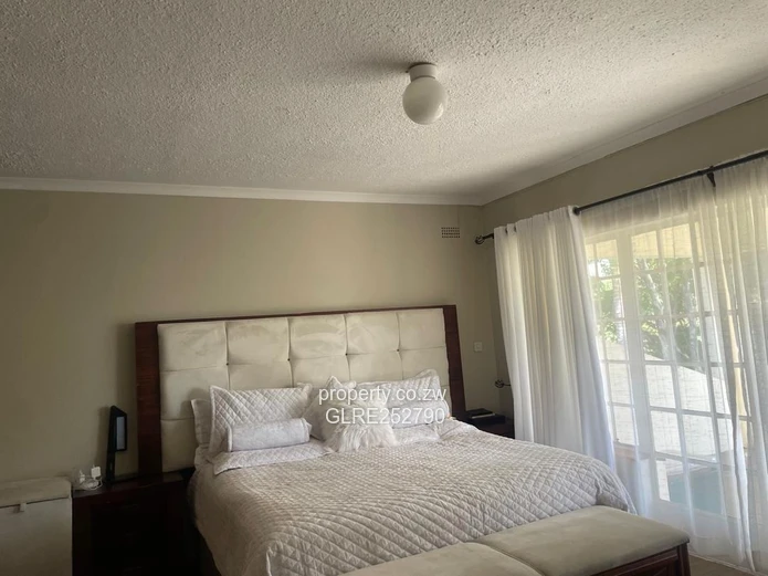 Spacious 3-Bed Double-Storey in Borrowdale Brooke with Garden