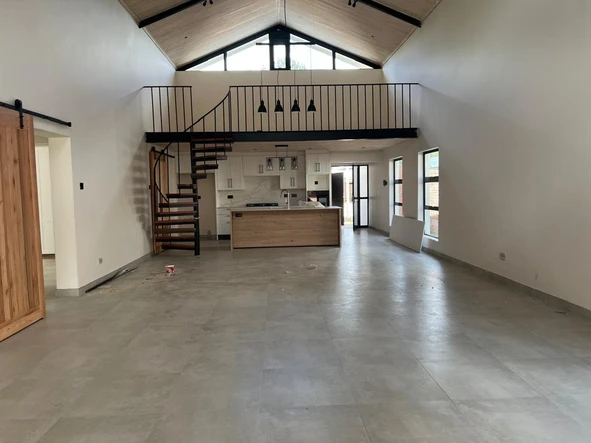 3 Bedroom Flat & Apartment