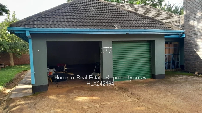 6 bedroom house available for rent in Mt Pleasant