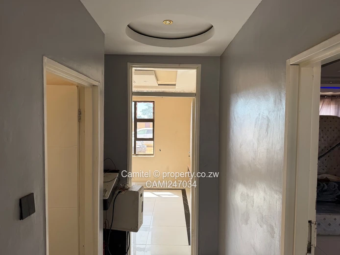 Stylish 2-Bed Arlington Cottage — Borehole & Modern Kitchen