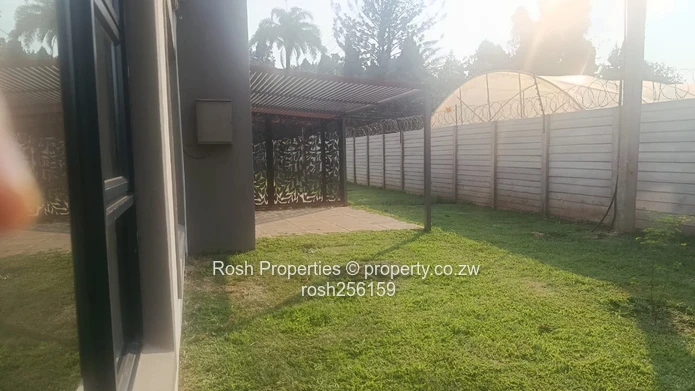 Modern 2-Bed Garden Flat with Borehole in Marlborough