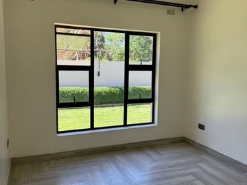 4 Bedroom Flat & Apartment