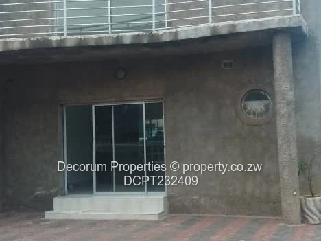 Spacious 2-Bed Strathaven Flat 