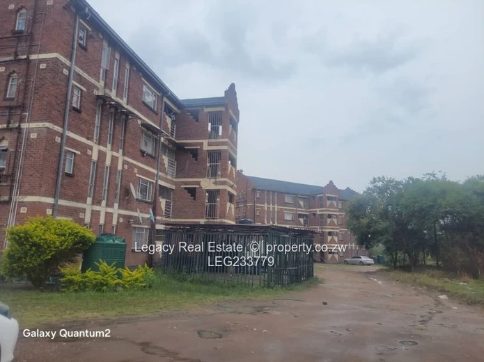 Waterfalls Prospect – 3-Bedroom Flat for Sale