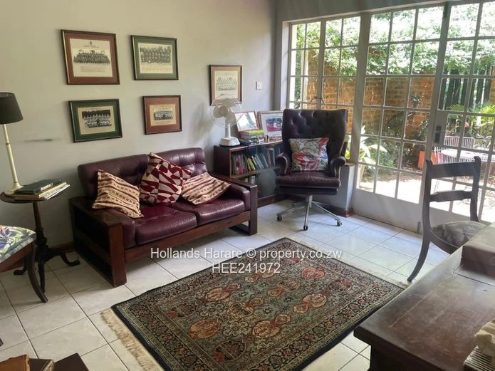 Family home in Sun River Manors