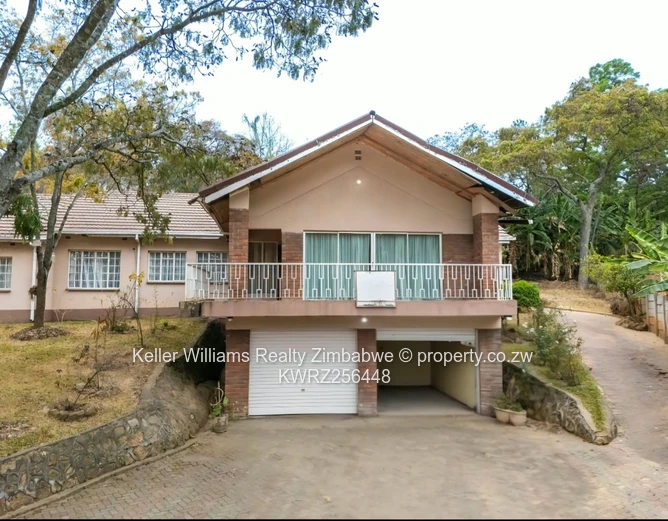 Spacious, split-level family home on scenic Manyonga Close, Glen Lorne (Sole Mandate)