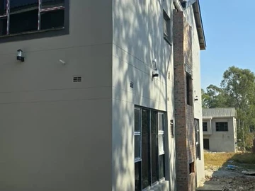 3 Bedroom Flat & Apartment