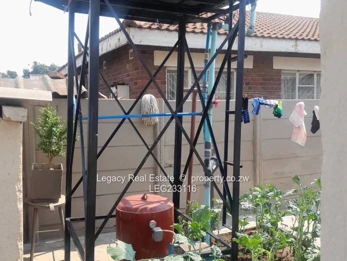 Neat and Modern 3-Bedroom House in Glen Norah