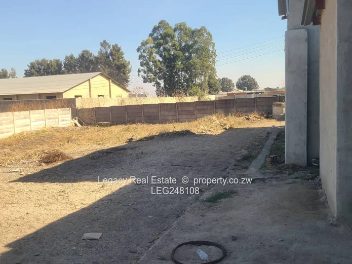 Commercial Warehouse With High Roof Clearance For Sale