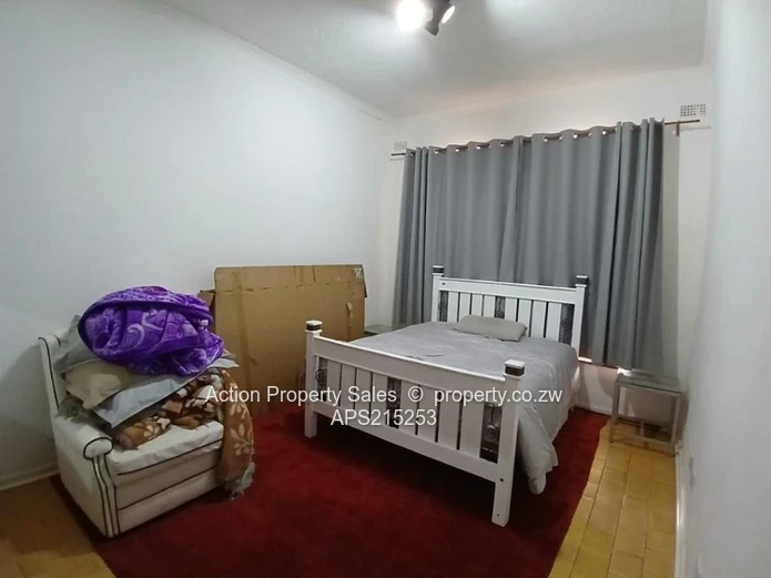 Neat Family Town House! 