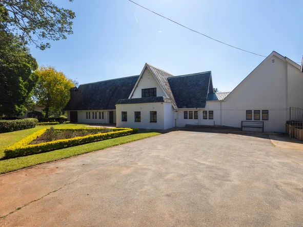 9 Bedroom House