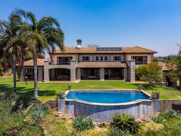 6 Bedroom House