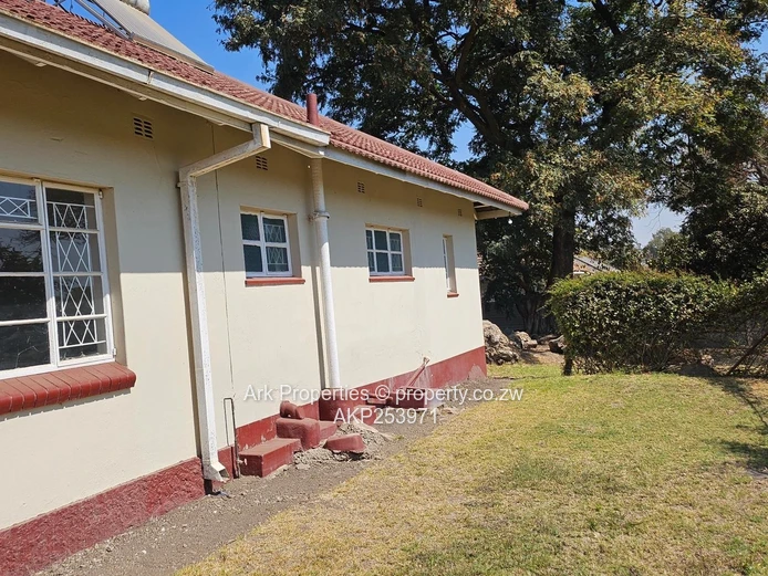 House To Rent – Waterfalls