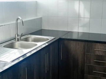 3 Bedroom Flat & Apartment