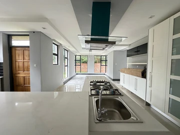 3 Bedroom Garden Flat