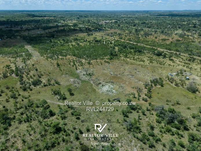 10,200 m² Plot for sale in Kadoma