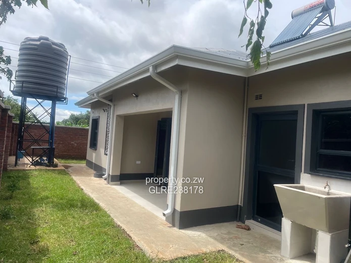 HEIG PARK,MABELREIGN Neat n spacious luxurious newly builty 3beds self-contained CLUSTER  To Let 