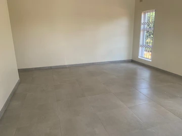 4 Bedroom Flat & Apartment