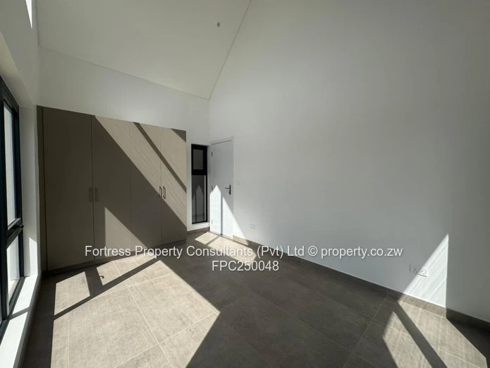 Borrowdale West 4-Bed: Loft, Covered Patio & very secure