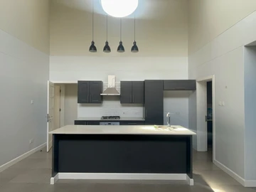 3 Bedroom Flat & Apartment