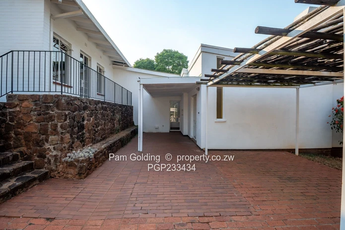 4 Bedroom House in a Quiet Complex (Sole Mandate)