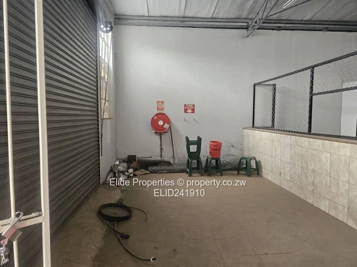 Msasa, Harare East: 350m² Warehouse/Factory – Shelving & Toilets (Sole Mandate)