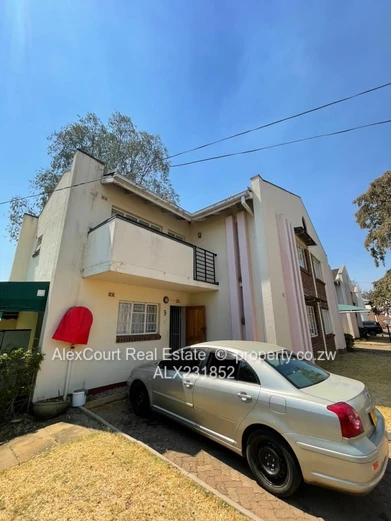 Well-Kept Townhouse Flat in Mt Pleasant