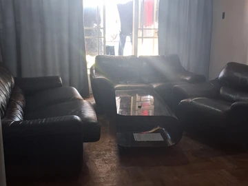 2 Bedroom Flat & Apartment