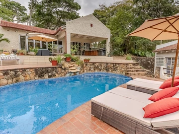 5 Bedroom House