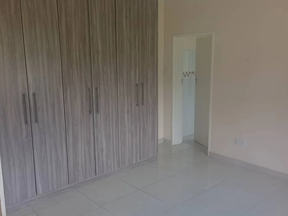 3 Bedroom Flat & Apartment