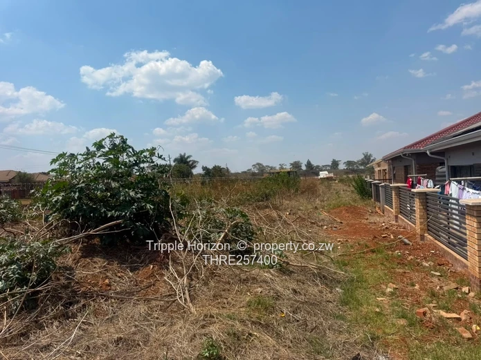 400m² Stand in Cold Comfort — Tarred Roads & Services